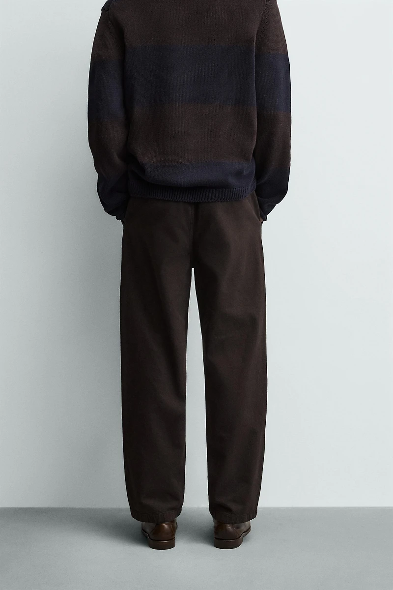 PLEATED STRAIGHT FIT PANTS