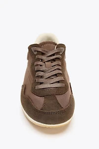 SOFT SNEAKERS