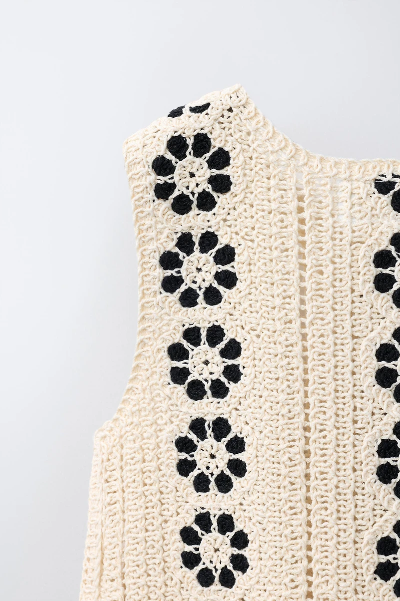 CROCHET FLORAL KNIT TOP