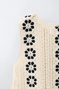CROCHET FLORAL KNIT TOP