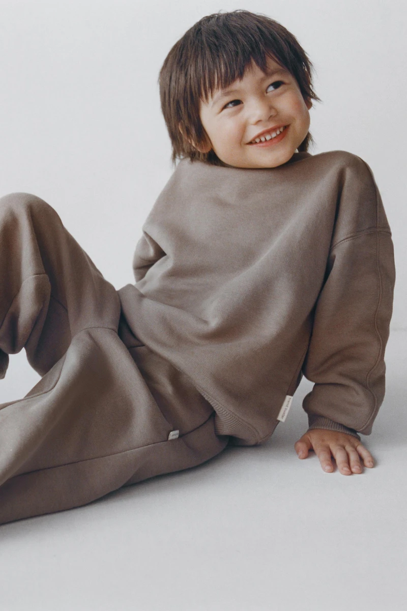 JOGGING SWEATSHIRT AND BASIC JOGGER PANTS SET WITH LABEL