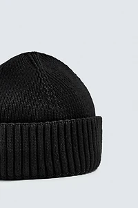 SHORT KNIT HAT