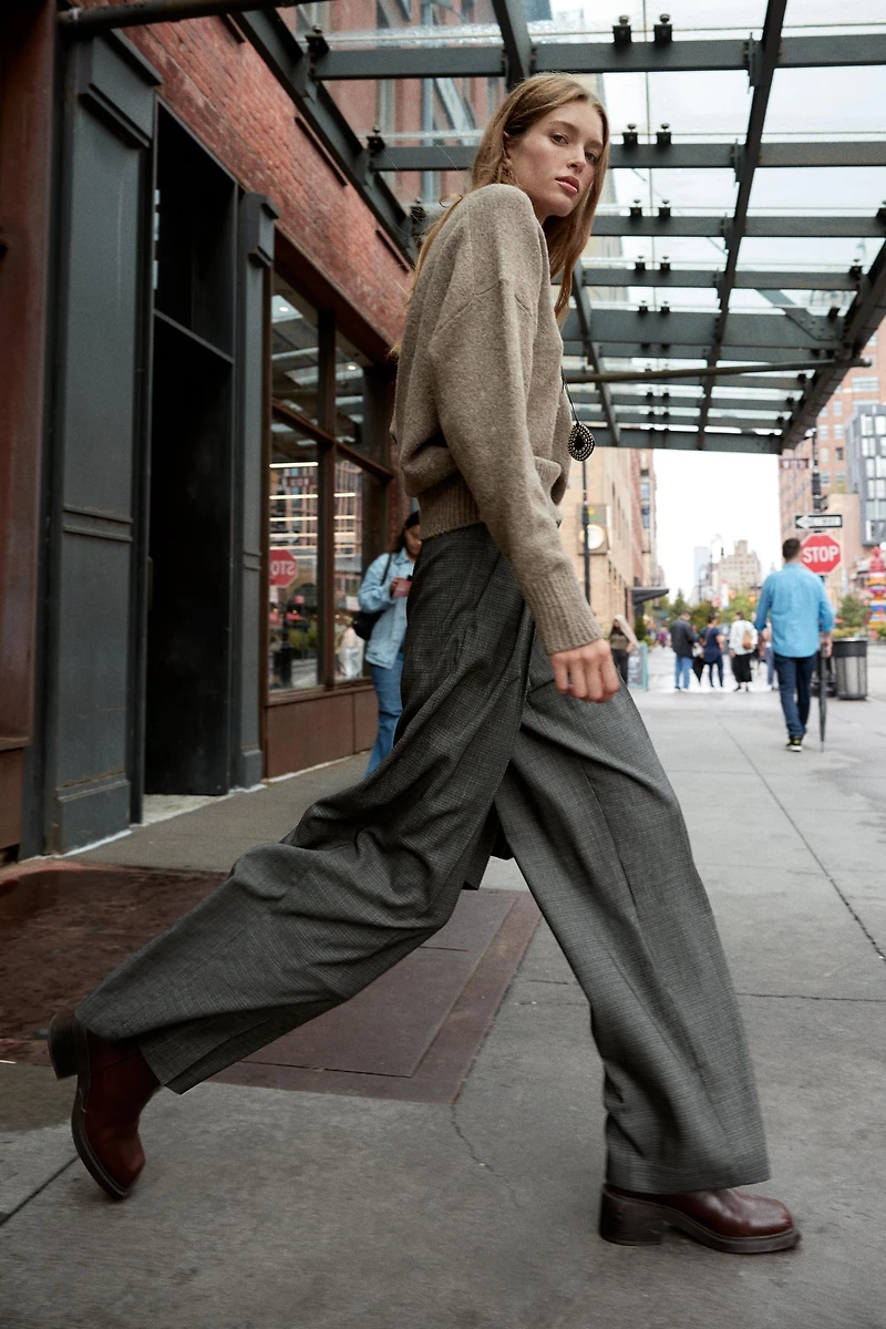 WIDE LEG PLEATED PANTS