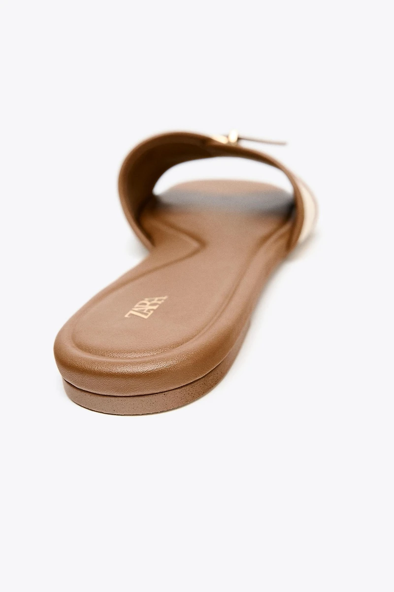 BUCKLE FLAT FABRIC SANDALS