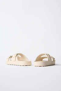 SANDALES À BOUCLES GOMMÉES
