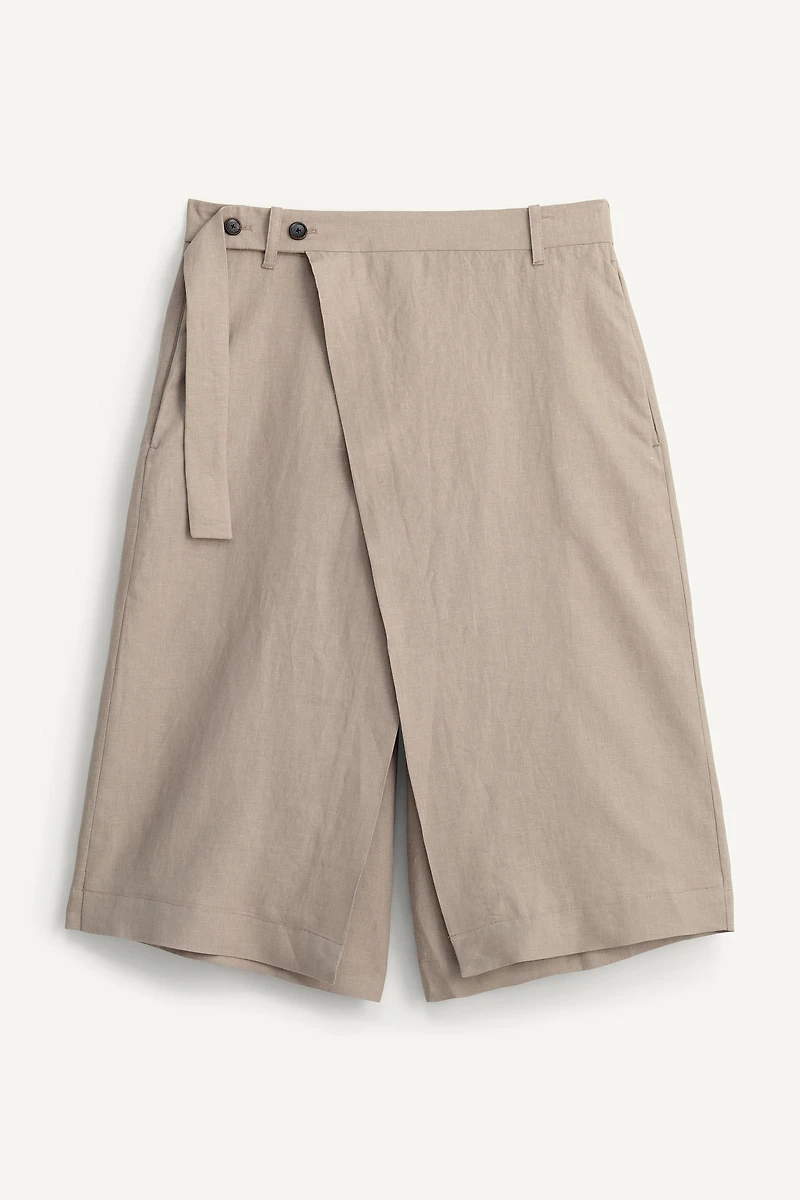 SHORT CROISÉ WIDE FIT 100% LIN