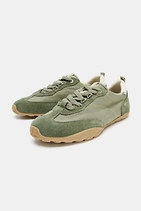 CONTRASTING RUNNING SNEAKERS
