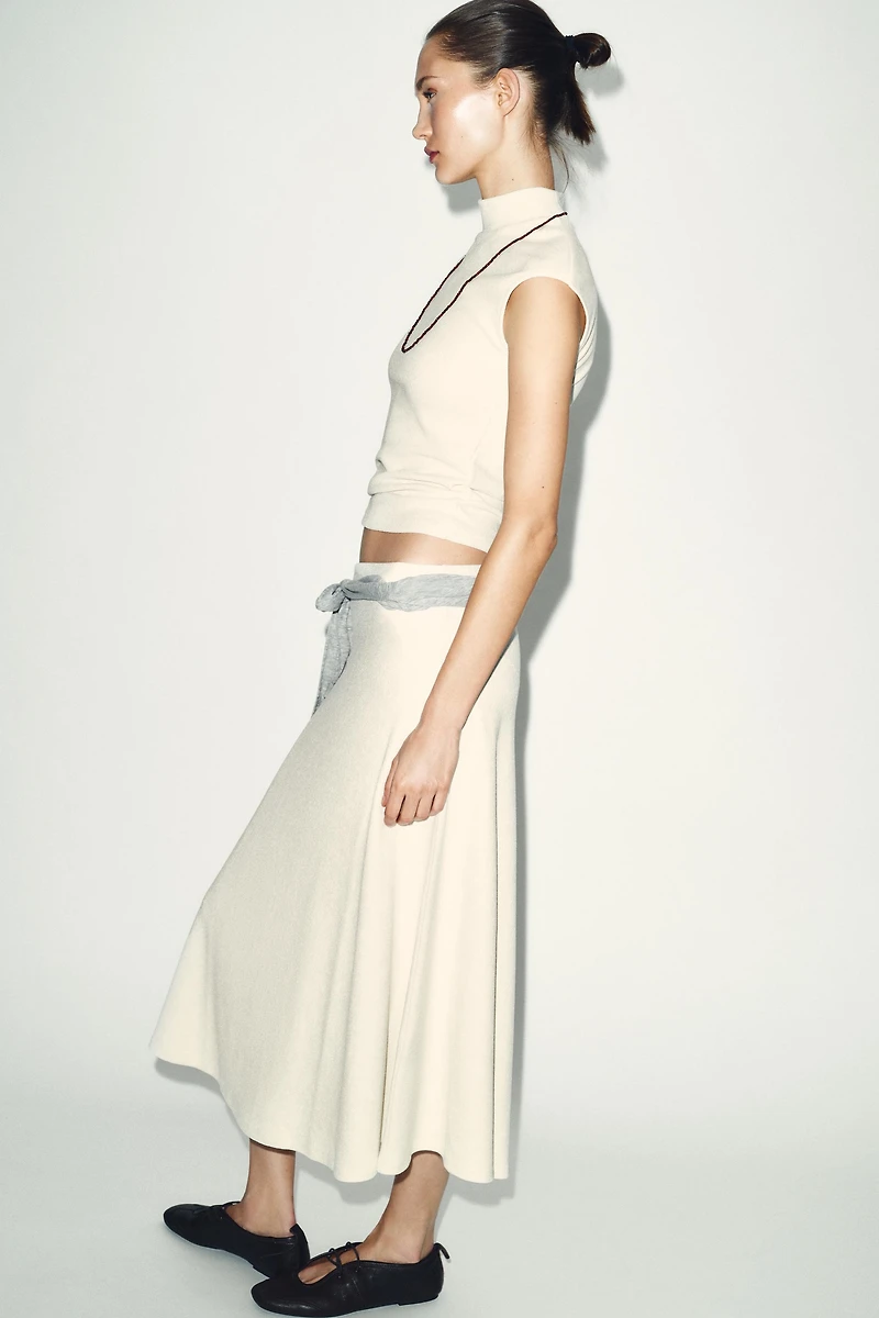 SOFT HIGH NECK TOP