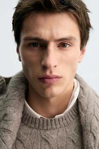 100% WOOL CABLE SWEATER