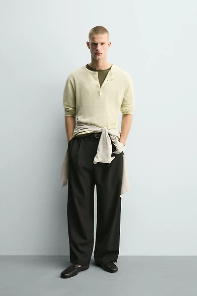 RELAXED FIT PLEATED PANTS