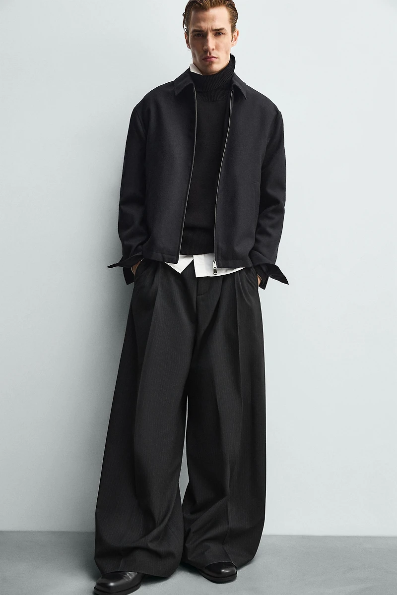 PLEATED WIDE FIT PANTS