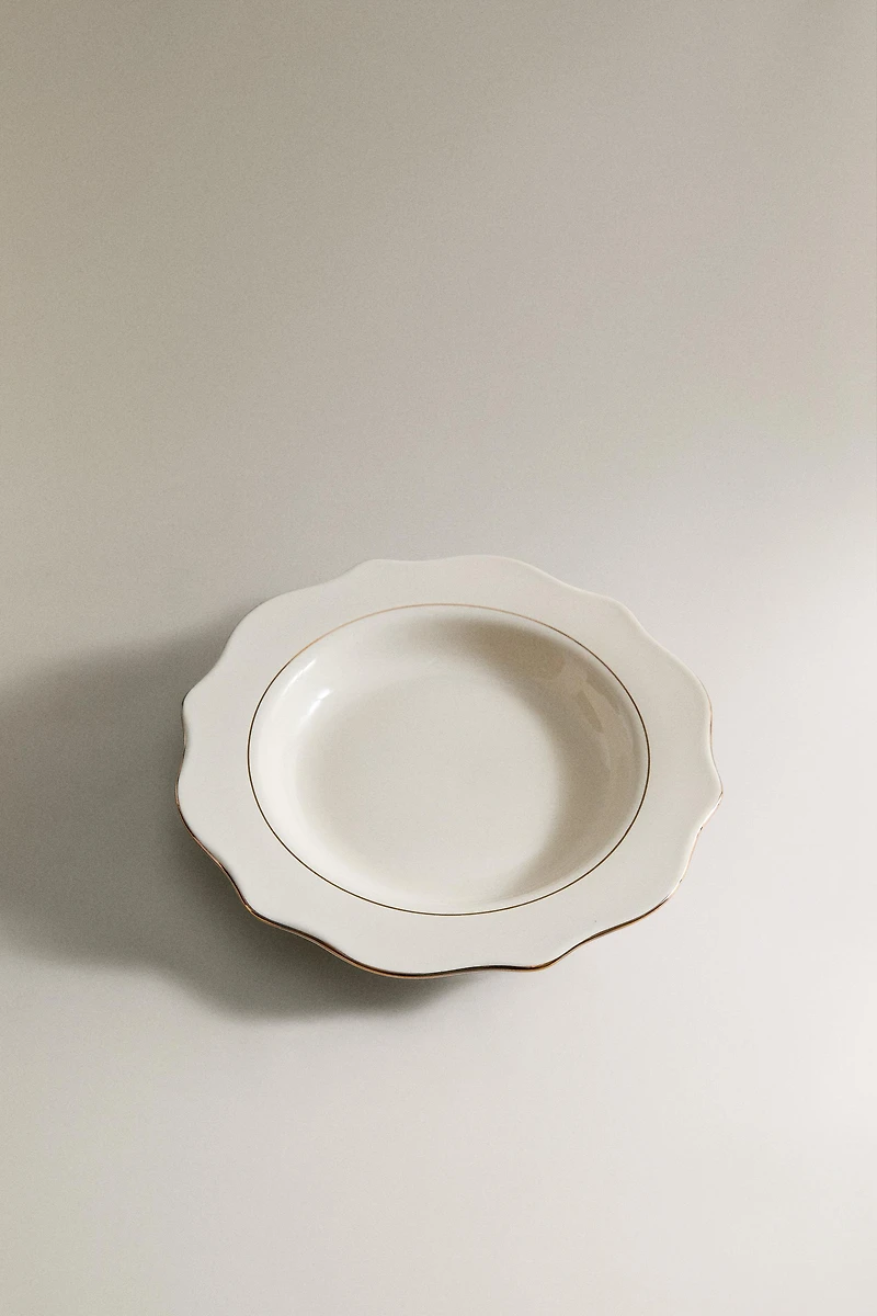 PORCELAIN DESSERT PLATE WITH RIM DETAIL
