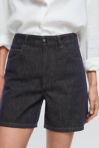 Total look mid-rise denim Bermuda shorts
