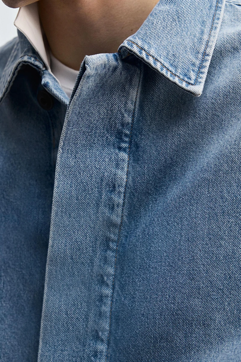 VESTE EN JEAN DÉLAVÉE