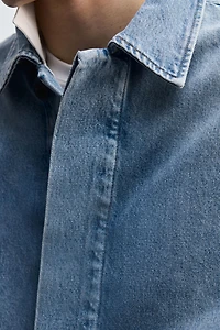 VESTE EN JEAN DÉLAVÉE