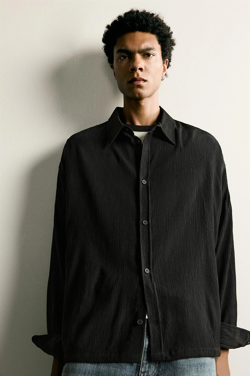 RELAXED FIT TEXTURED OVERSHIRT