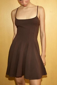 ROBE COURTE JUPE ÉVASÉE