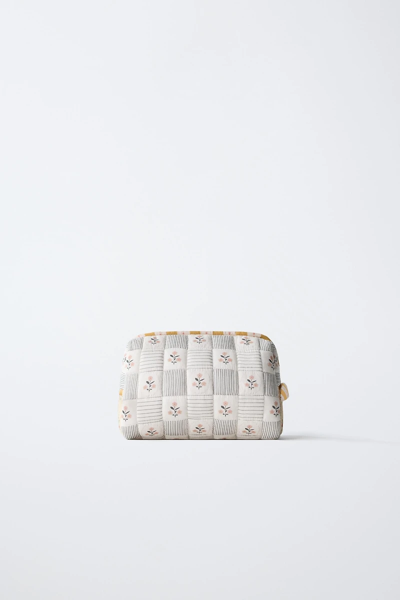 QUILTED MATERNITY TOILETRY BAG