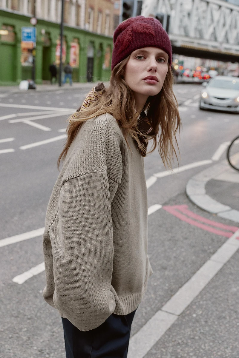 EMBROIDERED FLORAL BEANIE