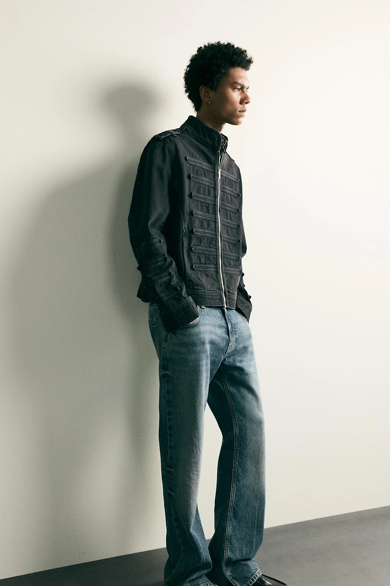 CROPPED FIT TAB DETAIL JACKET
