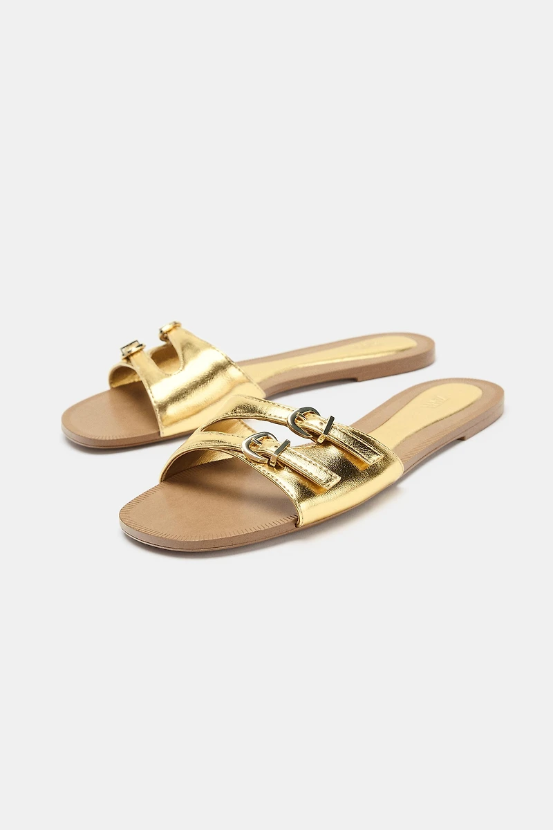 METALLIC EFFECT FLAT SANDALS
