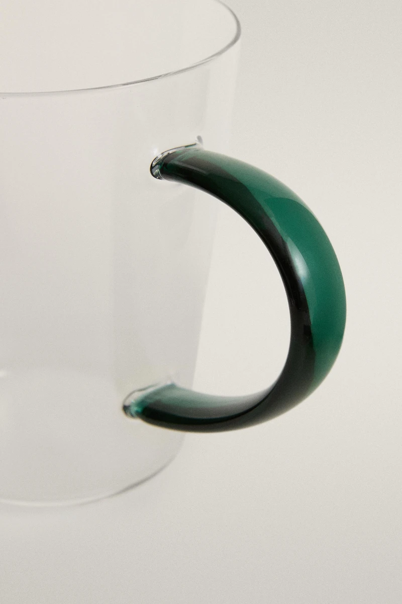 BOROSILICATE GLASS MUG WITH COLOURED HANDLE