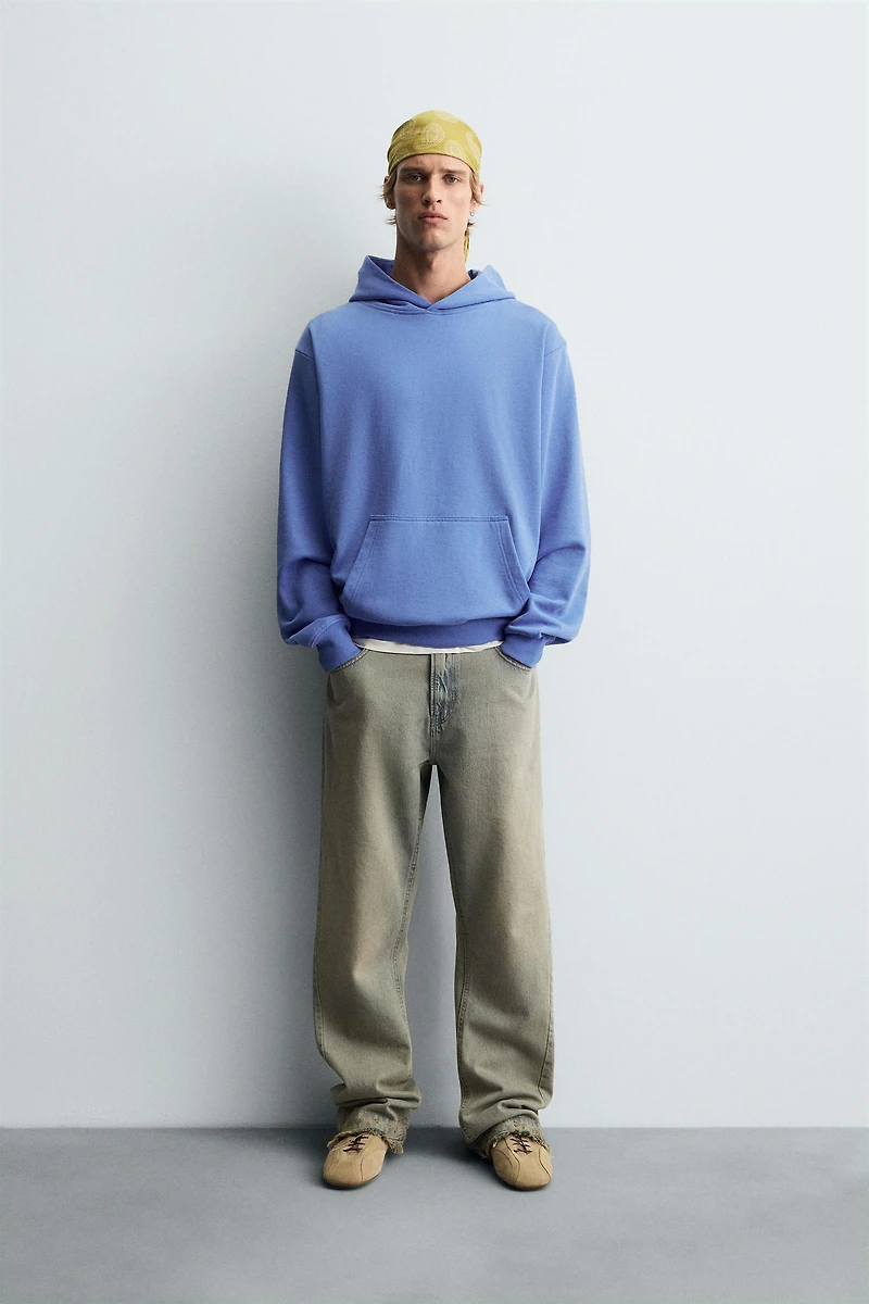 BASIC HOODIE SWEATSHIRT