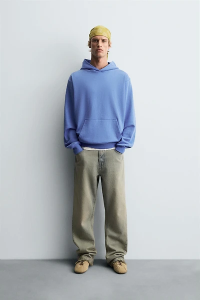 BASIC HOODIE SWEATSHIRT