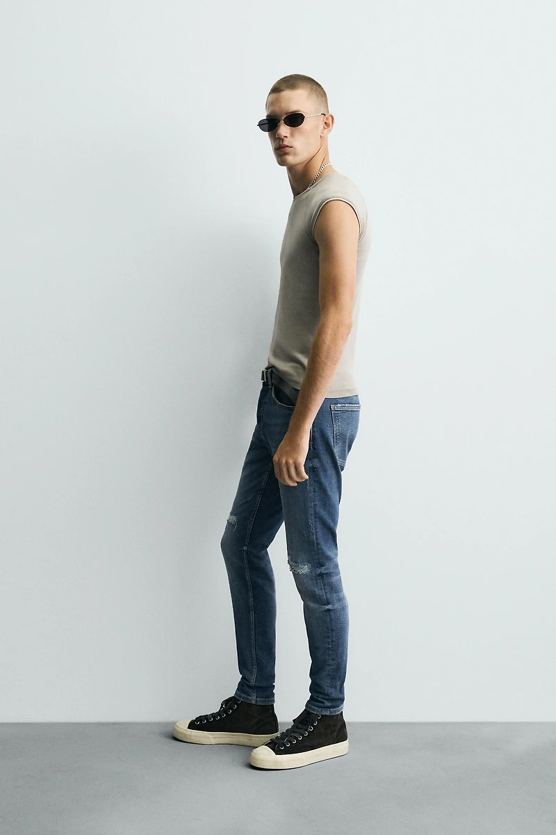 RIPPED SKINNY FIT JEANS