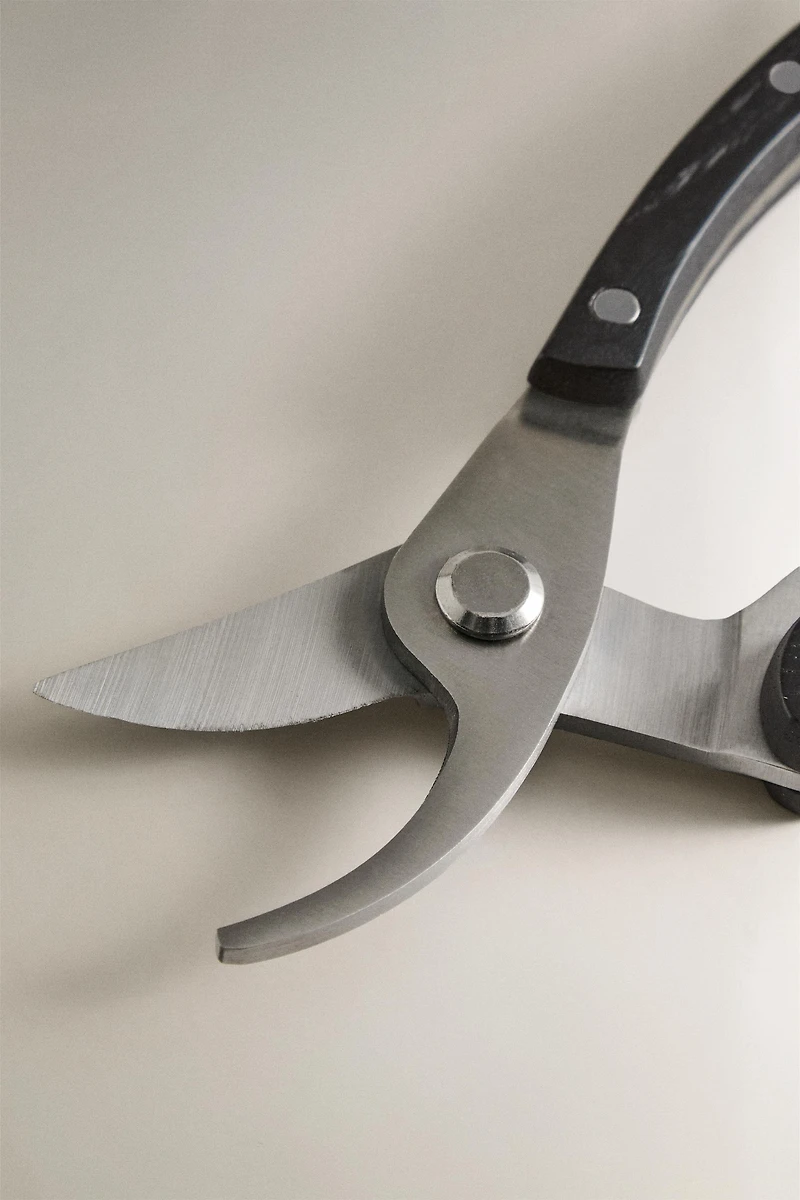 GARDEN SCISSORS