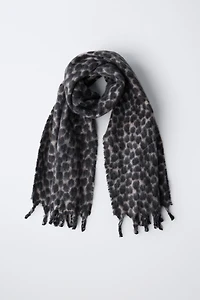 ANIMAL PRINT FRINGED SCARF