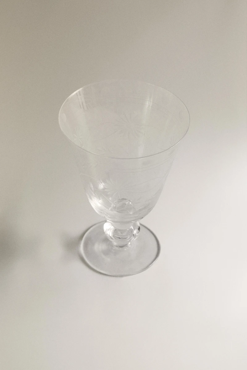 ENGRAVED WINE GLASS