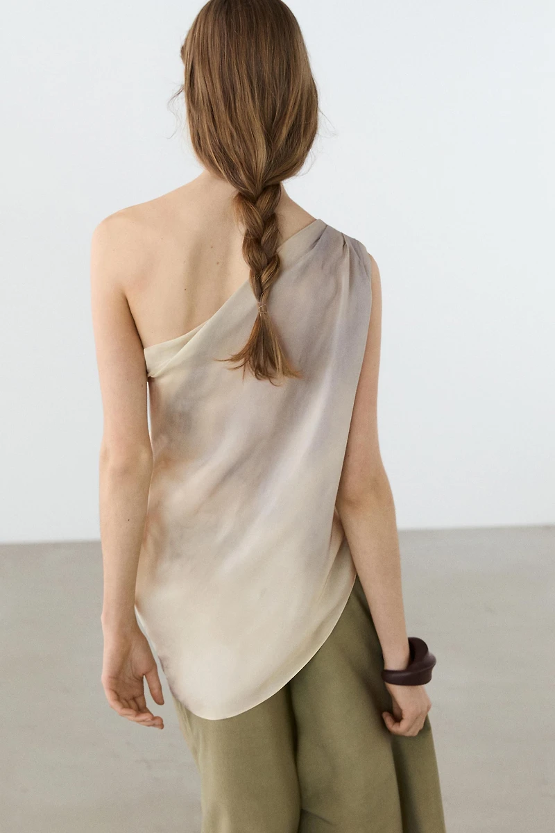 Asymmetric draped top