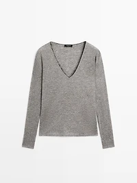 T-shirt col en V et dentelle