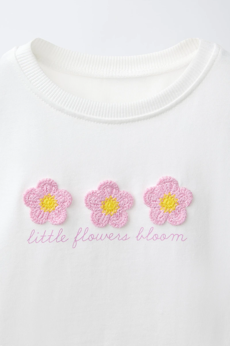 HAUT À FLEURS EN MAILLE CROCHET