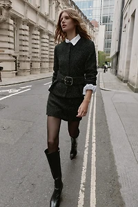 VESTE STRUCTURÉE AVEC CEINTURE