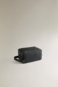 LEATHER TOILETRY BAG