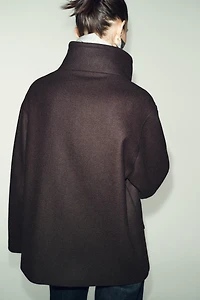 MANTEAU COURT AVEC LAINE ET COL MONTANT