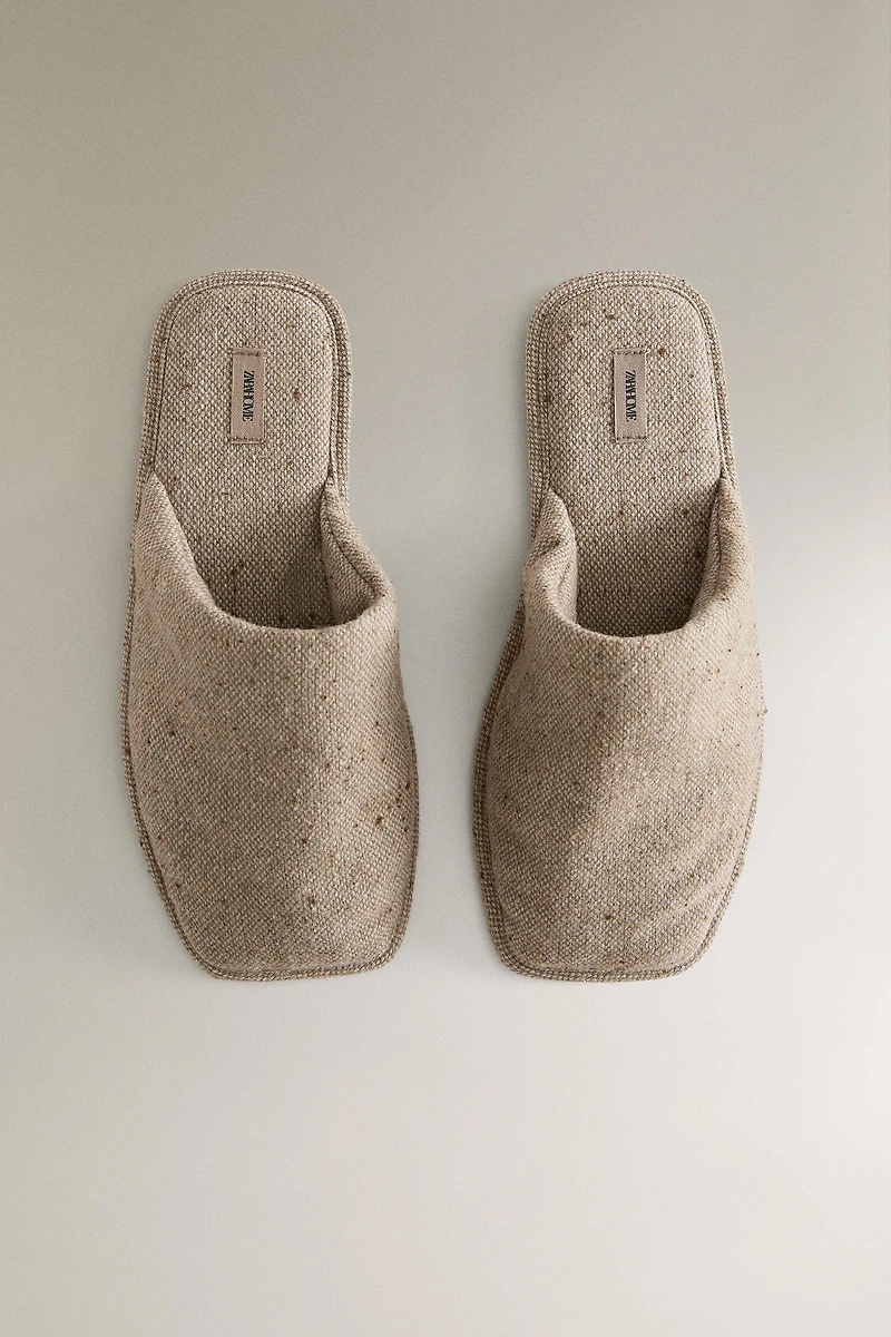 WARM FABRIC SLIPPERS