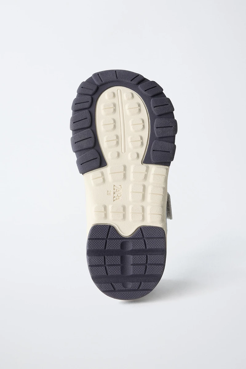 BAREFOOT SNEAKERS