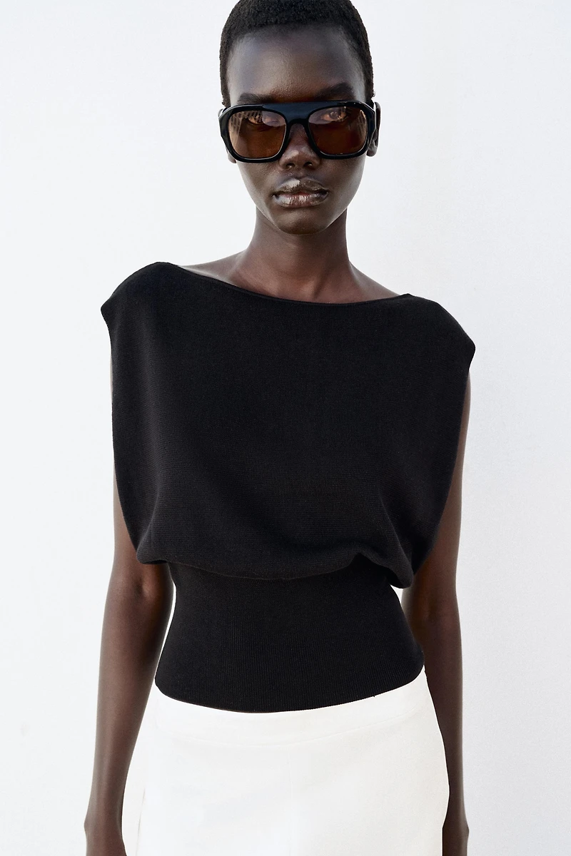 FITTED WAIST KNIT TOP