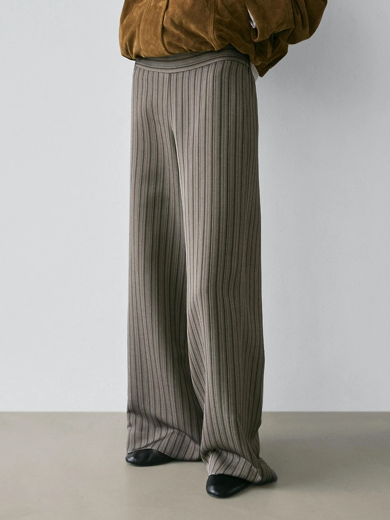 Wide-leg trousers with striped details