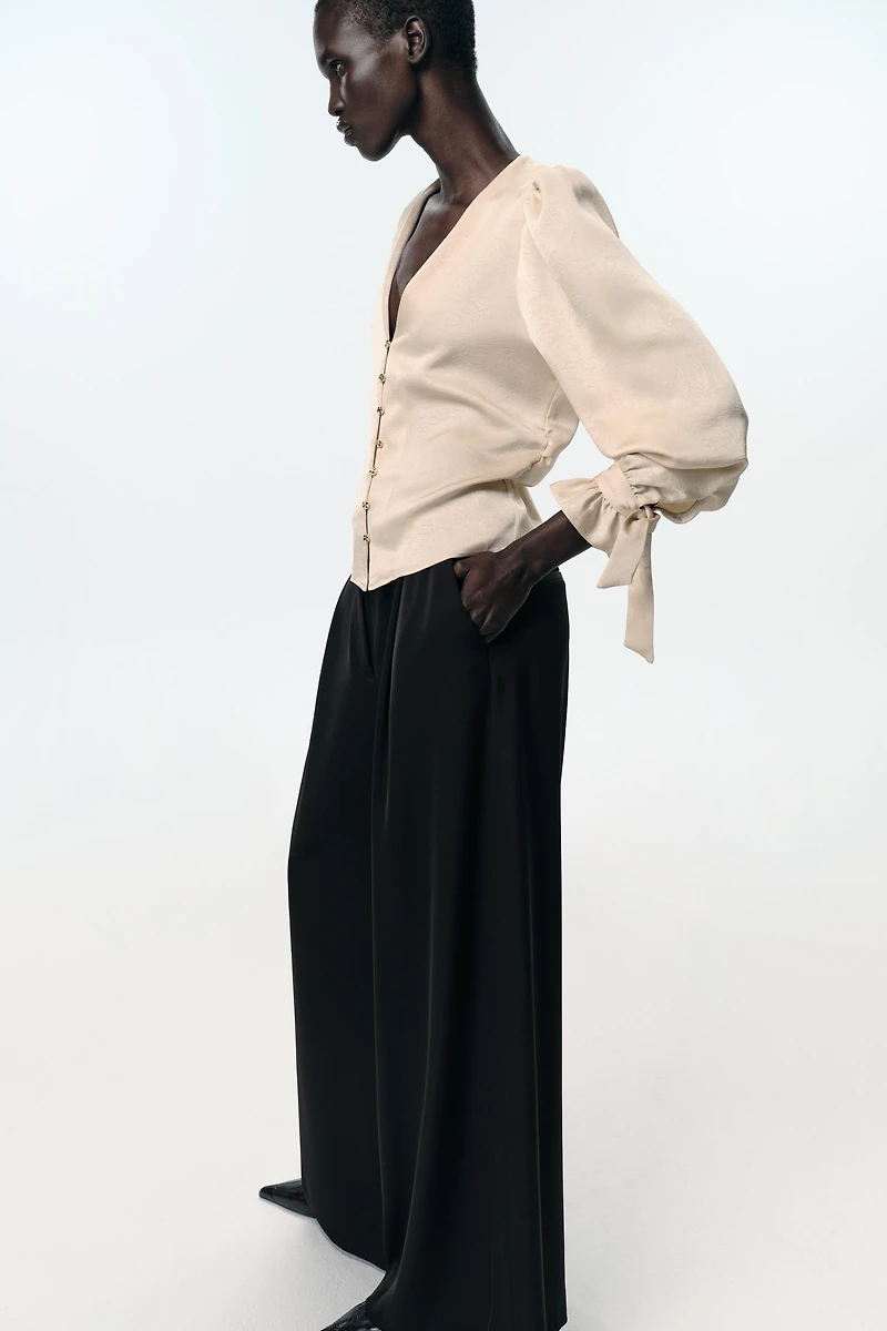 BLOUSE AJUSTÉE EFFET FROISSÉ