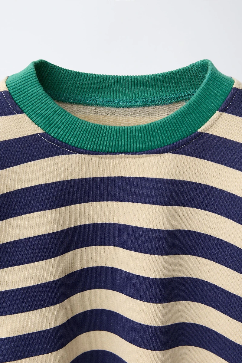 CONTRAST STRIPED SWEATSHIRT