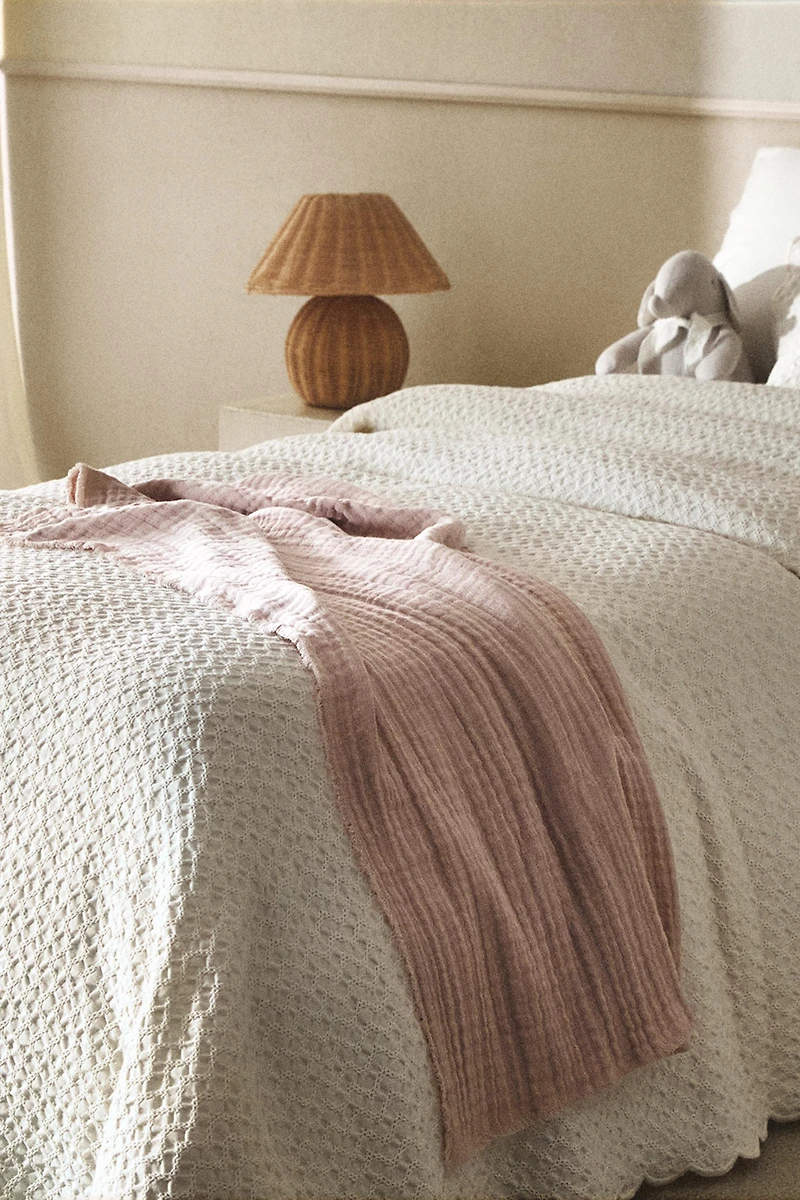 CHILDREN'S MINI WAFFLE-KNIT BEDSPREAD