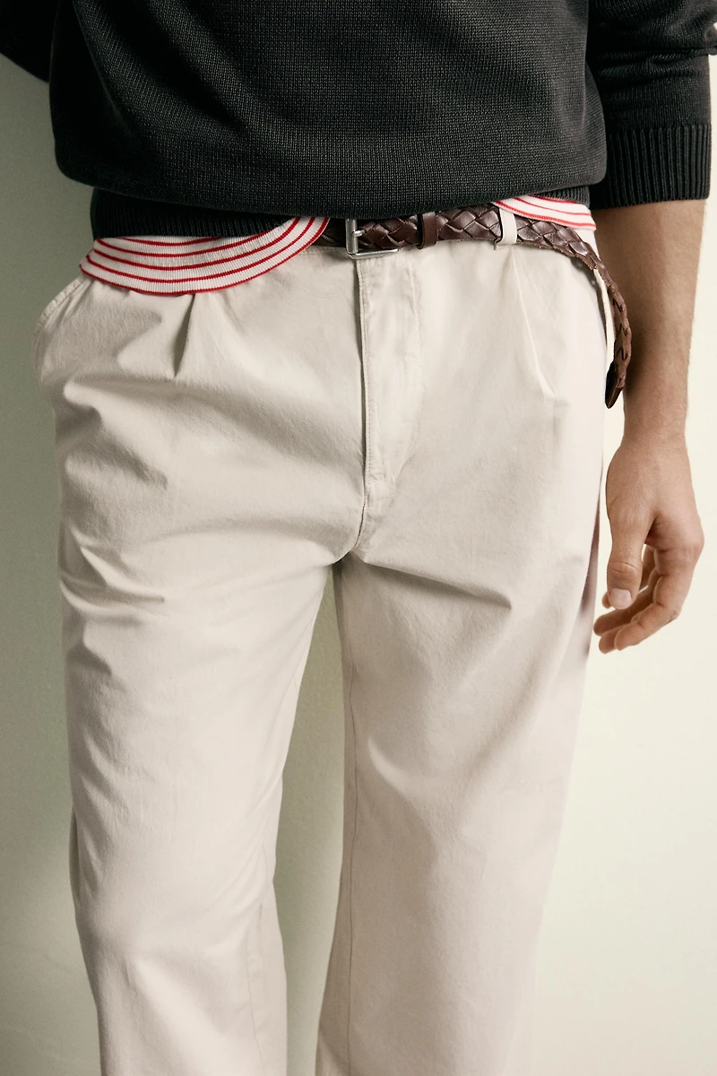 PLEATED STRAIGHT FIT CHINO PANTS