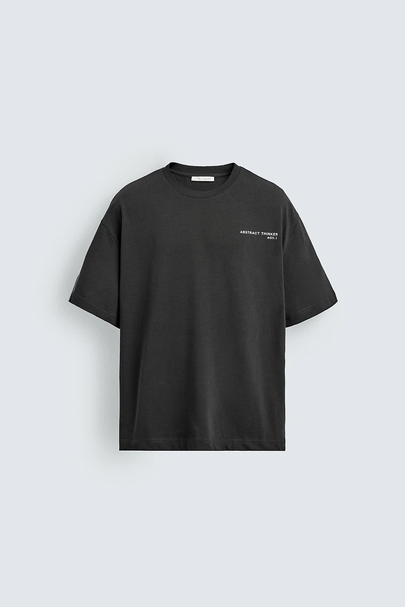 CONTRAST TEXT BOXY FIT T-SHIRT