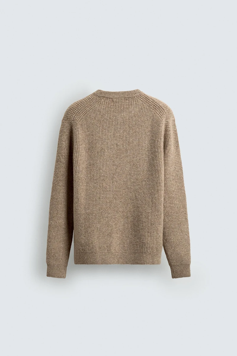 REGULAR FIT WAFFLE TEXTURED JUMPER