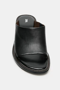 LEATHER MULE SANDALS