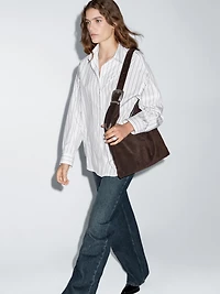 Loose-fitting striped shirt